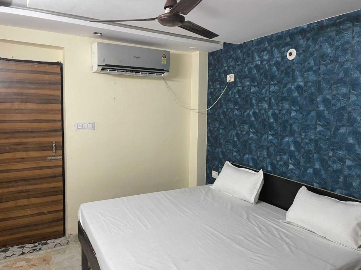 Hotel O Devansh Inn Nueva Delhi Exterior foto